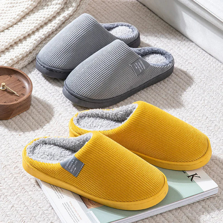 Pantofole Octavia da donna, morbide e confortevoli, perfette per i momenti di relax a casa.
