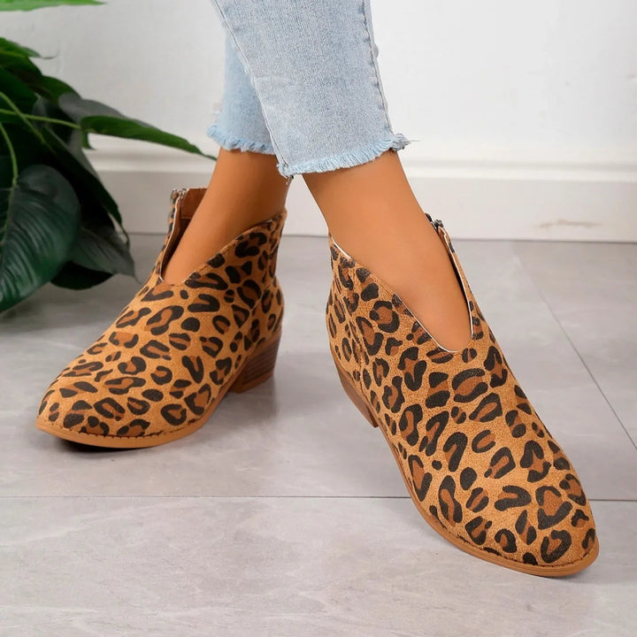 Eleganti stivali da donna in pelle scamosciata dal design classico