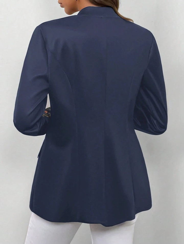 Cardigan in tweed chic: aggiungete al vostro guardaroba un tocco di eleganza e di classe.