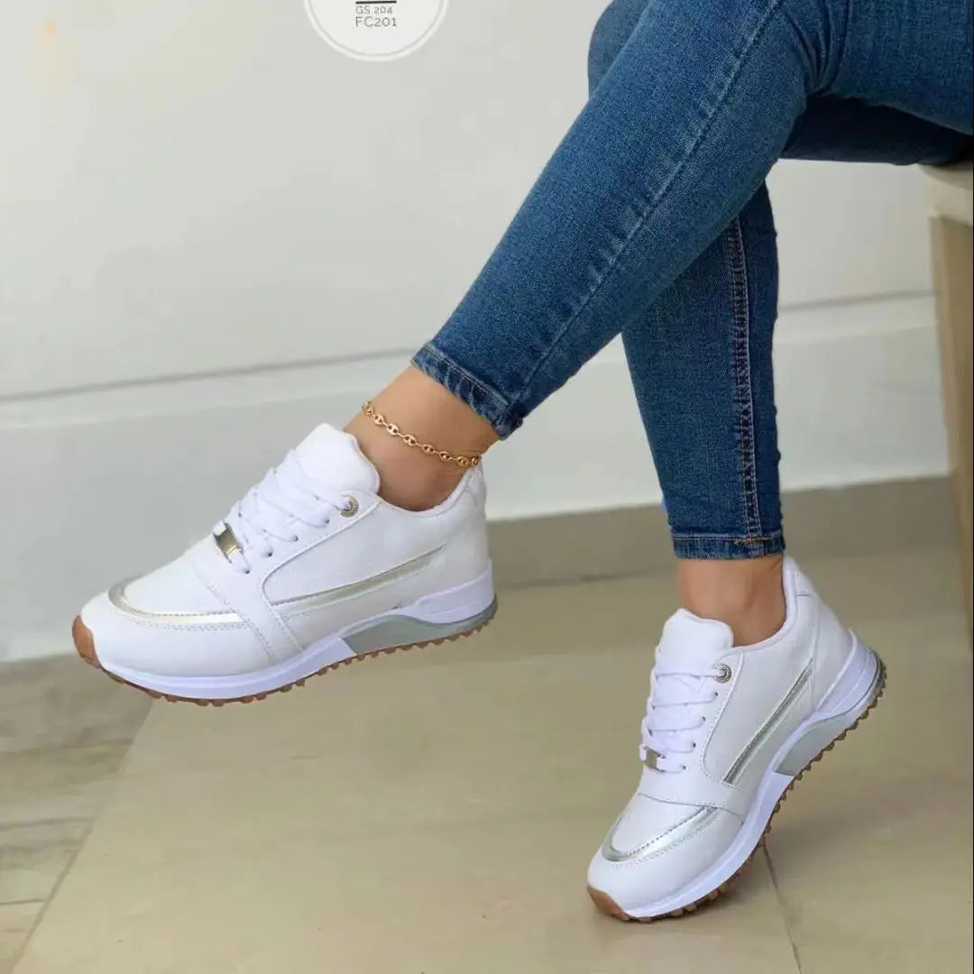 Sneakers da donna alla moda con patchwork in mesh e pelle per un comfort e un look di tendenza