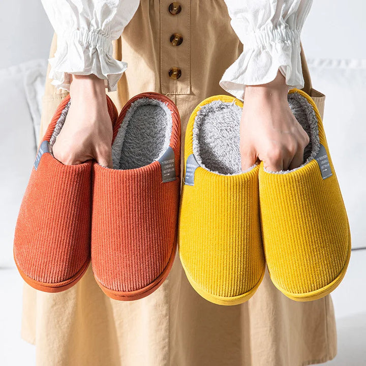 Pantofole Octavia da donna, morbide e confortevoli, perfette per i momenti di relax a casa.