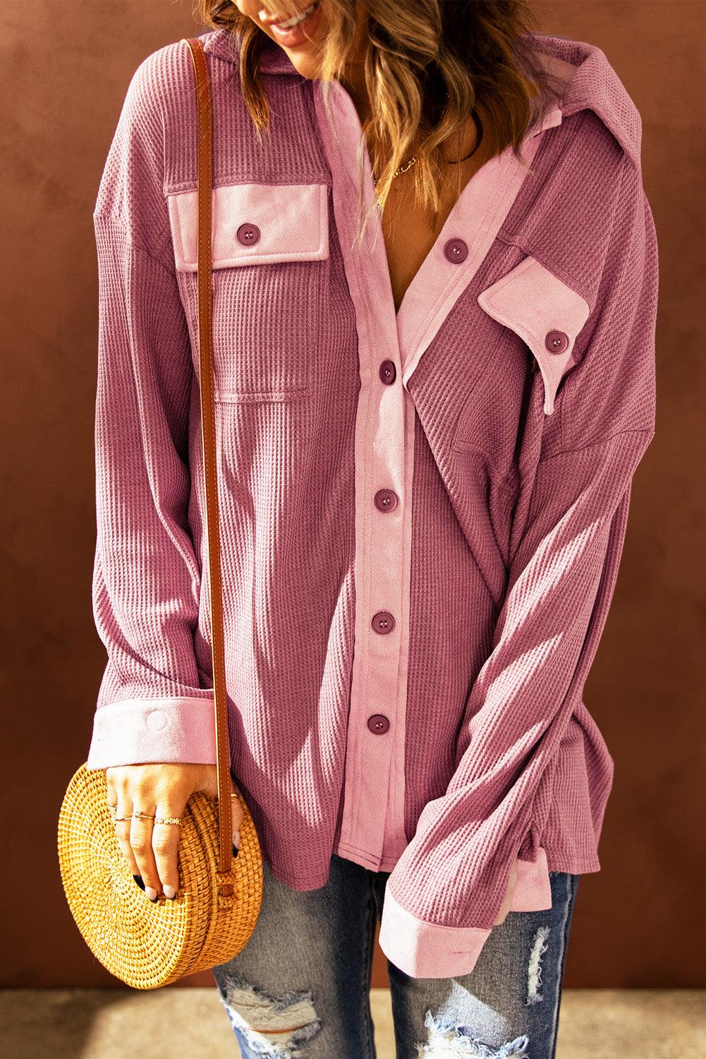 Elegante gilet da uomo a maniche lunghe con un'attraente fantasia a pois a contrasto