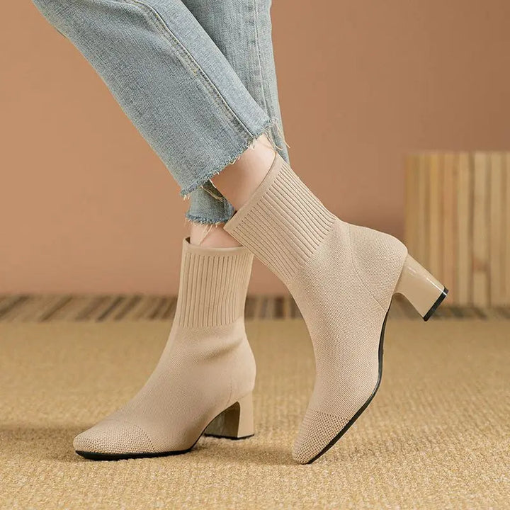 Eleganti stivali da donna con tacco in maglia - comfort e stile in un unico prodotto