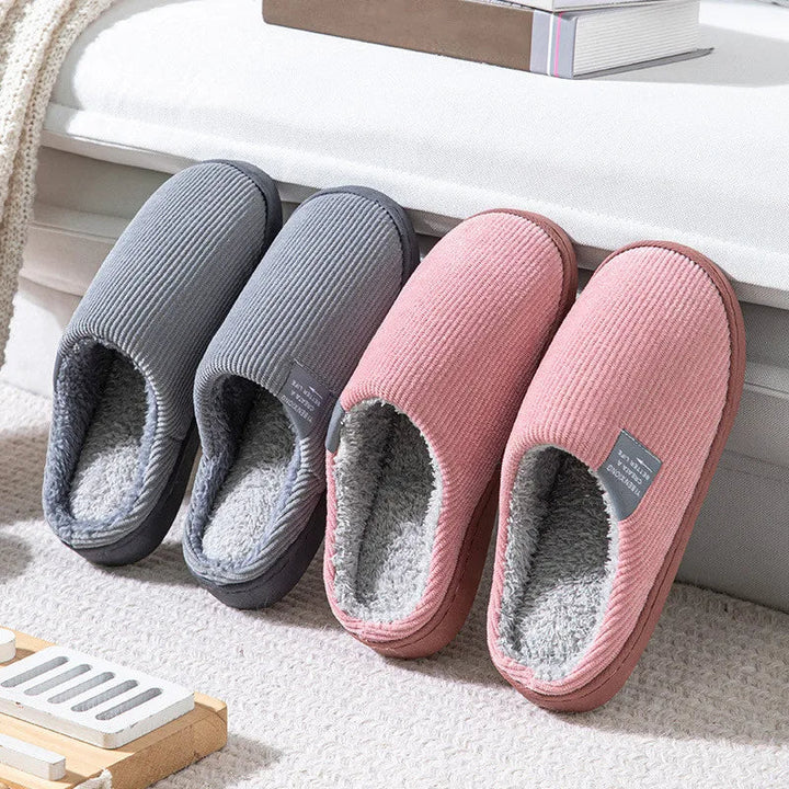 Pantofole Octavia da donna, morbide e confortevoli, perfette per i momenti di relax a casa.