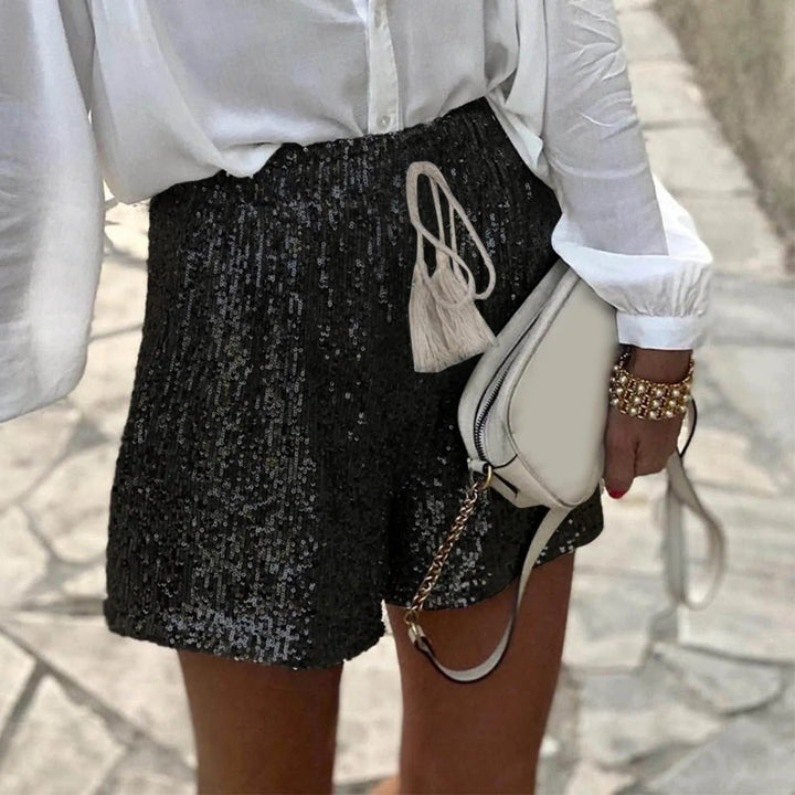 Eleganti pantaloncini estivi a vita alta con paillettes: aggiungete un tocco di luce al vostro stile