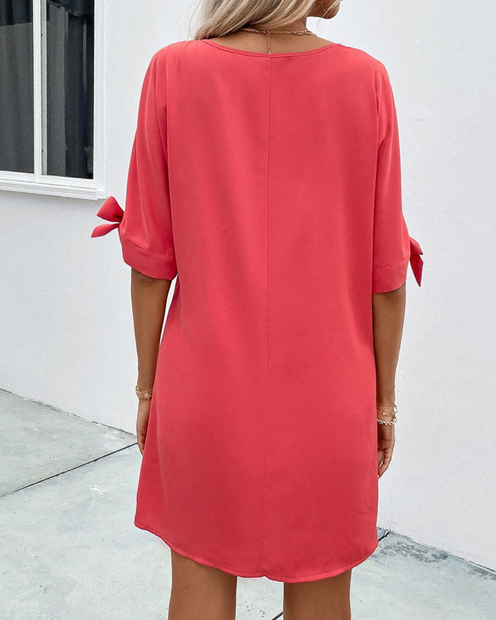 Elegante abito casual da donna con vestibilità ampia, maniche corte con fiocco e scollatura rotonda - leggero e confortevole