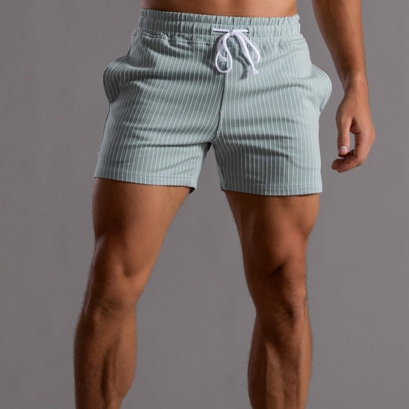 Pantaloncini da uomo alla moda per l'estate e la spiaggia: l'aggiunta perfetta allo stile stagionale