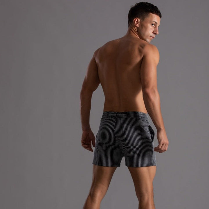 Pantaloncini da uomo alla moda per l'estate e la spiaggia: l'aggiunta perfetta allo stile stagionale