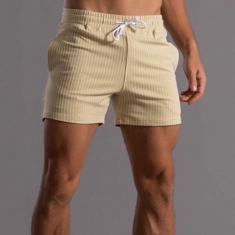 Pantaloncini da uomo alla moda per l'estate e la spiaggia: l'aggiunta perfetta allo stile stagionale