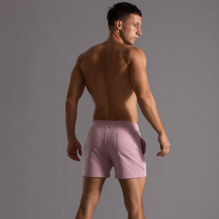 Pantaloncini da uomo alla moda per l'estate e la spiaggia: l'aggiunta perfetta allo stile stagionale
