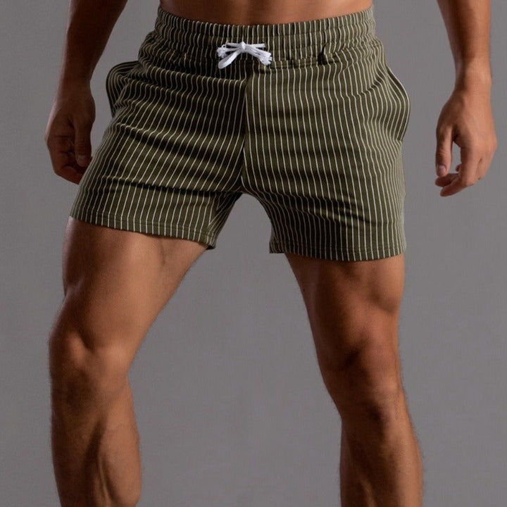 Pantaloncini da uomo alla moda per l'estate e la spiaggia: l'aggiunta perfetta allo stile stagionale