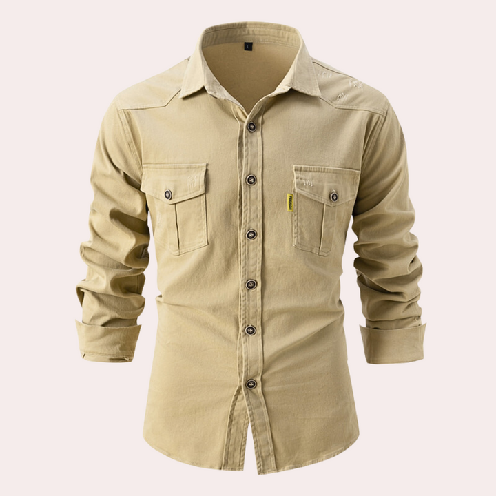 Elegante camicia Lennard da uomo con maniche lunghe e pratiche tasche sul petto: una combinazione di eleganza e funzionalità.