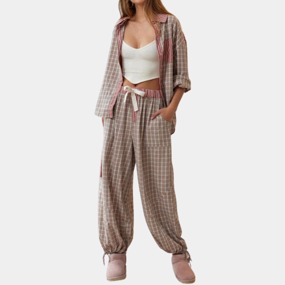 Offriamo pigiami da donna lussuosi ed eleganti: regalatevi ogni notte un comfort e uno stile impareggiabili.