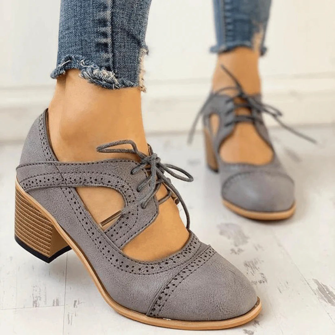 Eleganti tacchi a spillo Brogue da donna per un look unicamente chic