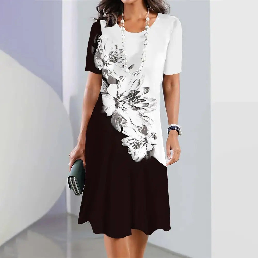 Elegante abito da donna con linea ad A, maniche corte, scollo rotondo e sorprendente motivo a gradi - leggero e comodo per ogni occasione