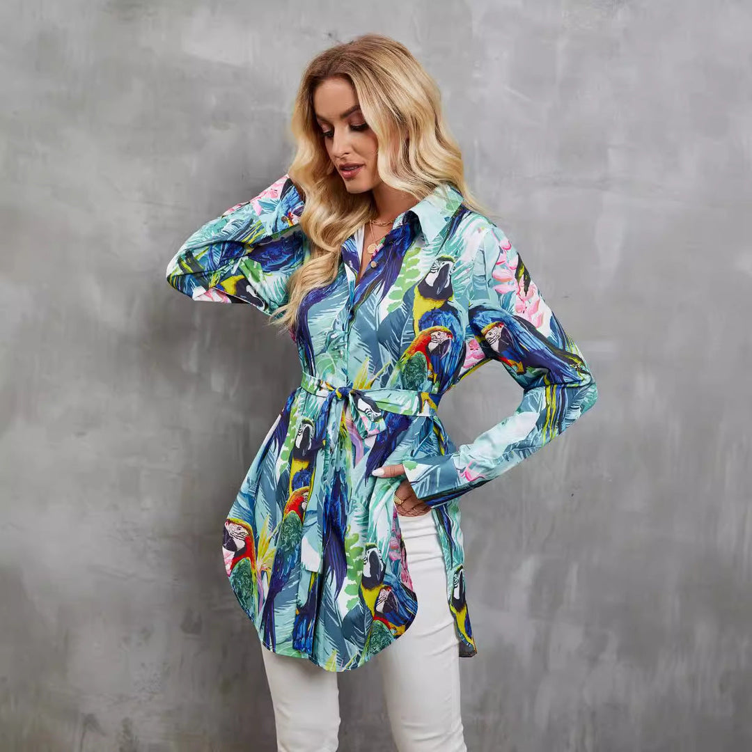 Elegante blusa da donna con maniche lunghe e motivo tropicale - taglio svasato con scollatura a punta