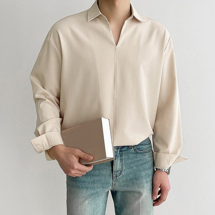 Elegante camicia pullover da uomo con scollo a V - un look leggero, traspirante e casual