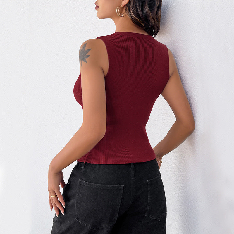 Top da donna senza polsini con elegante scollatura e vestibilità slim - tessuto elegante sul davanti e inserti navy alla moda
