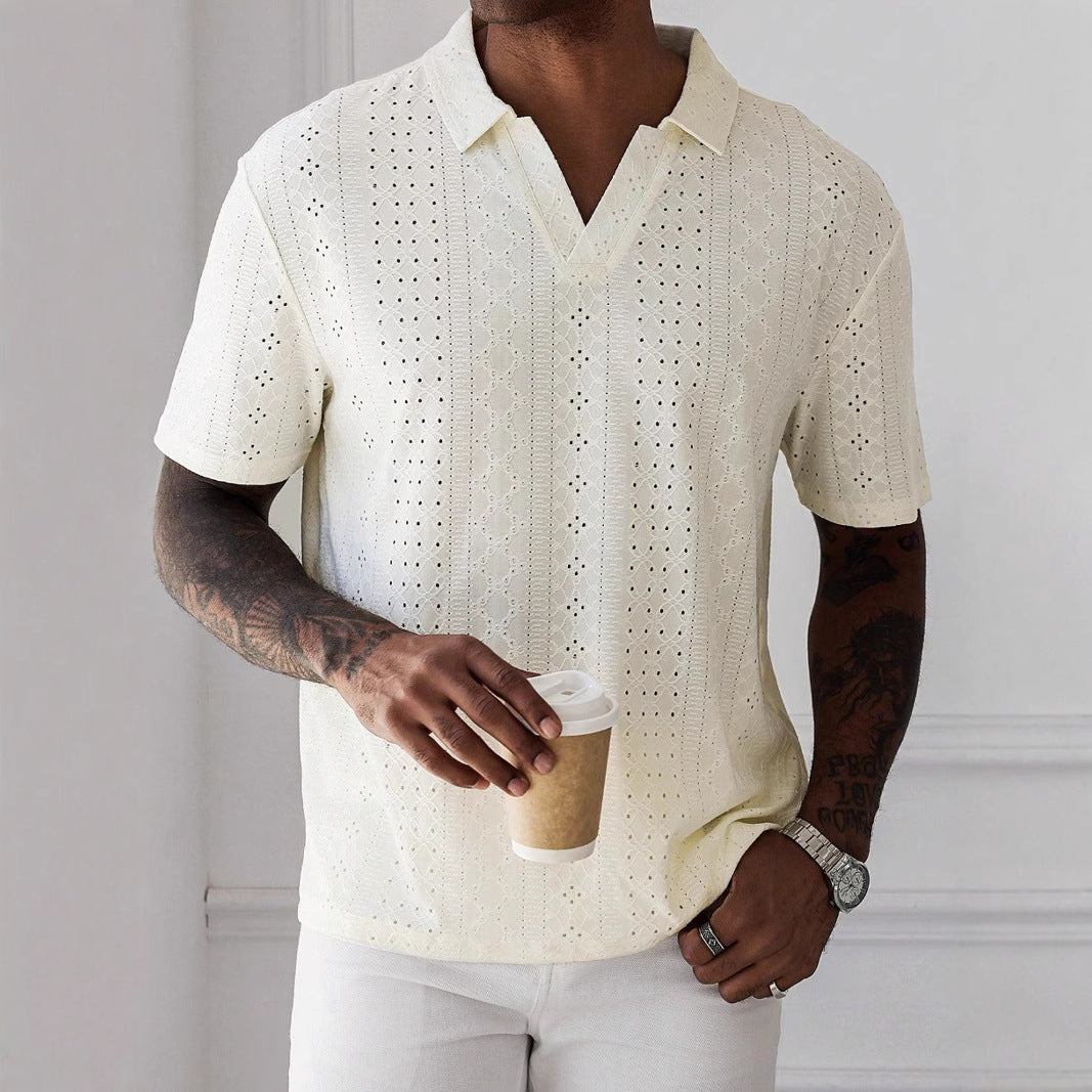 Elegante T-shirt da uomo in maglia con pizzo jacquard - vestibilità rilassata, maniche corte e scollatura a punta - traspirante e confortevole.