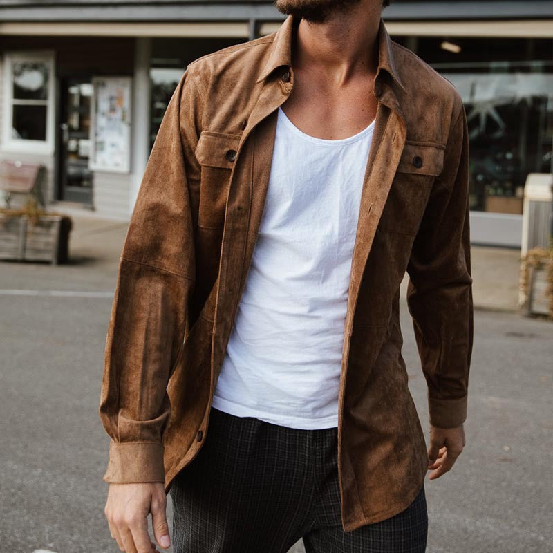 Elegante camicia da uomo svasata in similpelle, taglio classico e tasche funzionali sul petto