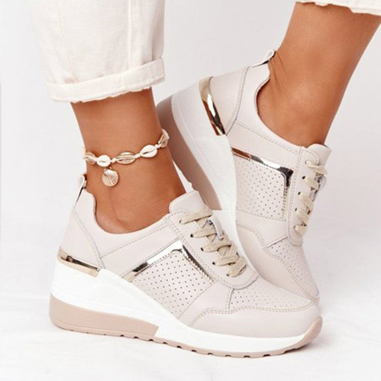 Eleganti sneakers casual da donna con suola platform, pannelli in mesh traspirante e allacciatura confortevole