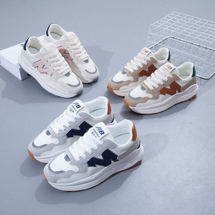 Eleganti sneakers da donna in pelle scamosciata e mesh con comodo cuscinetto Semelle - design elegante, comfort e look alla moda