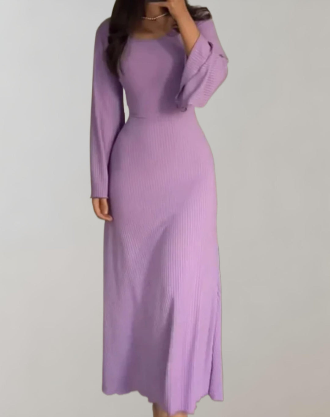 Elegante accappatoio da donna con collo a V - un'opzione elegante e lussuosa per il relax