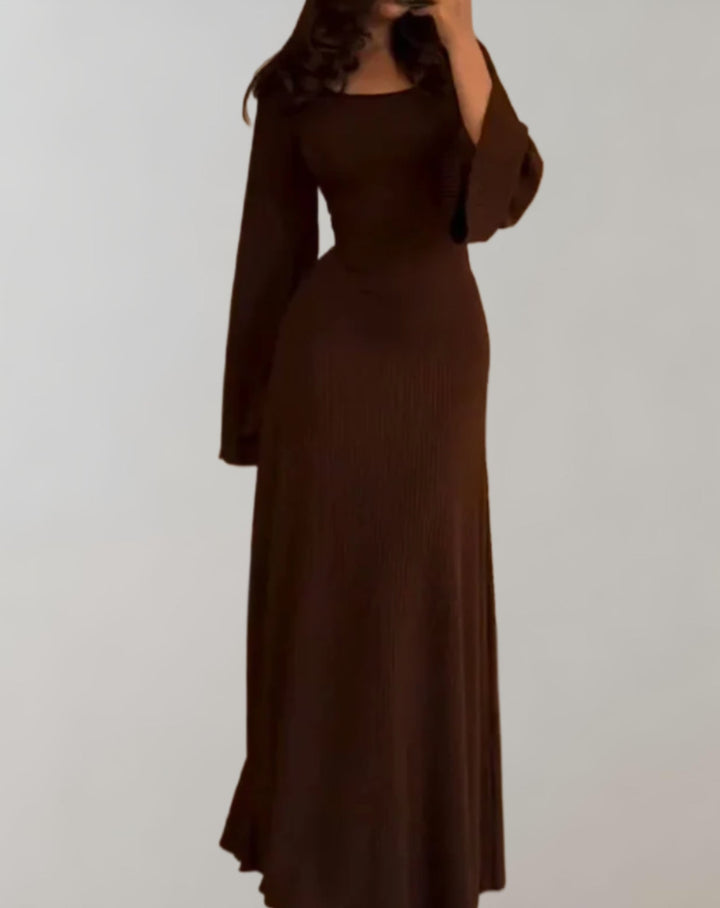 Elegante accappatoio da donna con collo a V - un'opzione elegante e lussuosa per il relax