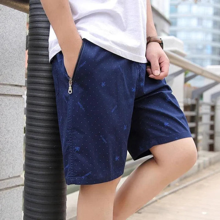 Pantaloncini da uomo in cotone traspirante con tomaia decolletè alla moda, lunghezza al ginocchio ed elegante pelliccia sintetica sul petto