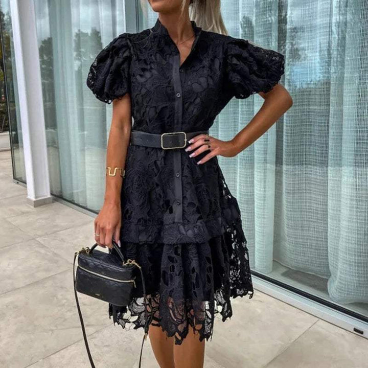 Elegante gilet riflettente da donna con polsino di lusso, tracolla decorativa, morbida pelliccia ed elegante tracolla lunga