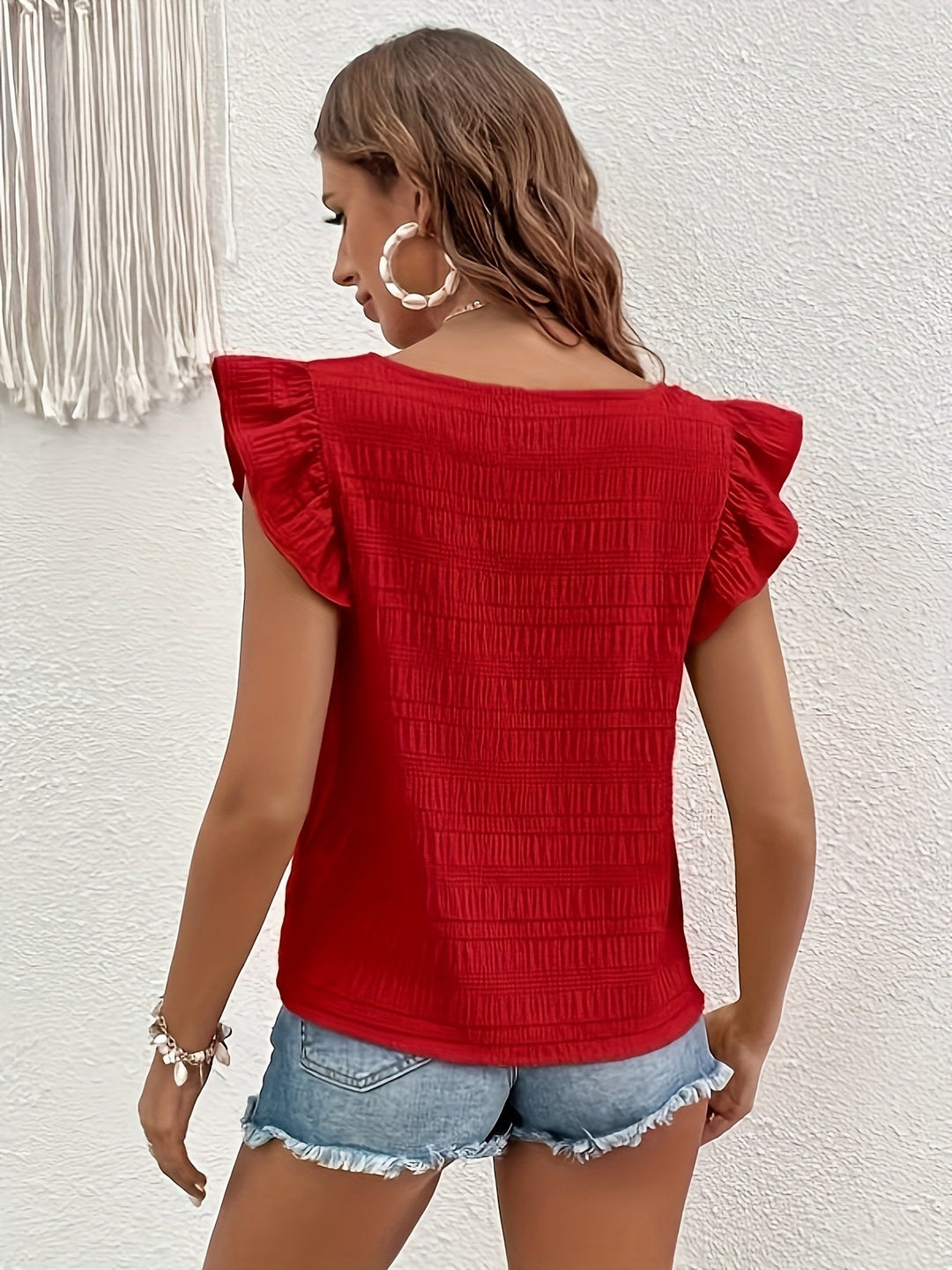 Camicette da donna alla moda con scollo rotondo e mango alla moda per un look elegante