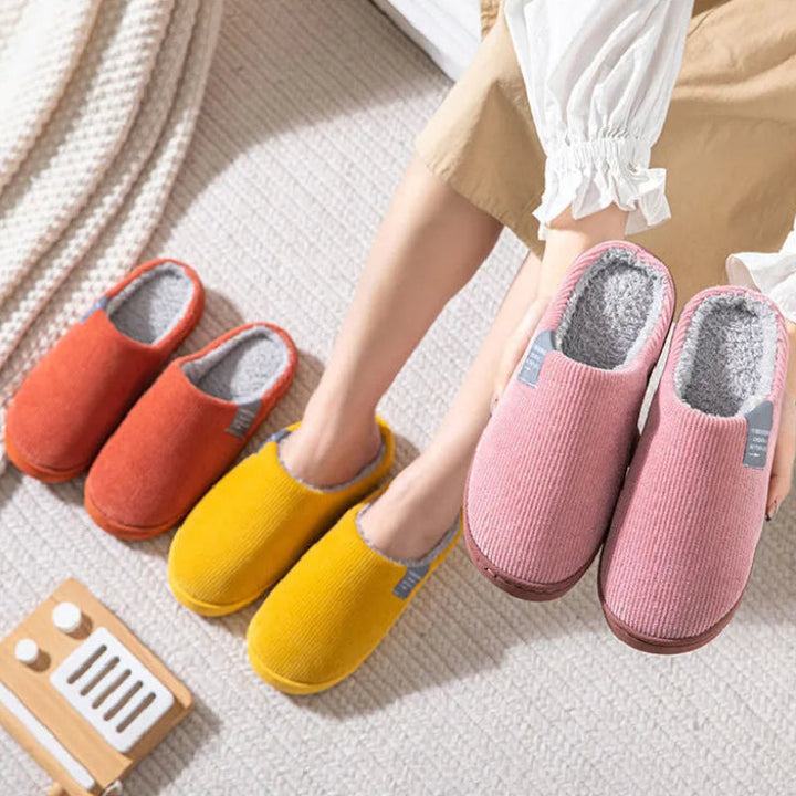 Pantofole Octavia da donna, morbide e confortevoli, perfette per i momenti di relax a casa.