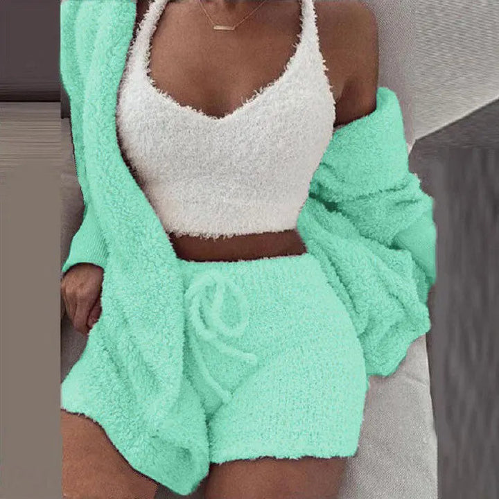 Esclusivo set pigiama da donna a 3 pezzi con morbida felpa con cappuccio: una garanzia di massimo comfort e relax durante il sonno.