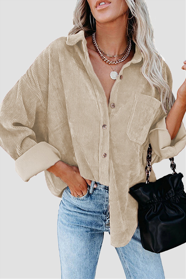 Elegante gilet da donna a maniche lunghe con copricapo alla moda