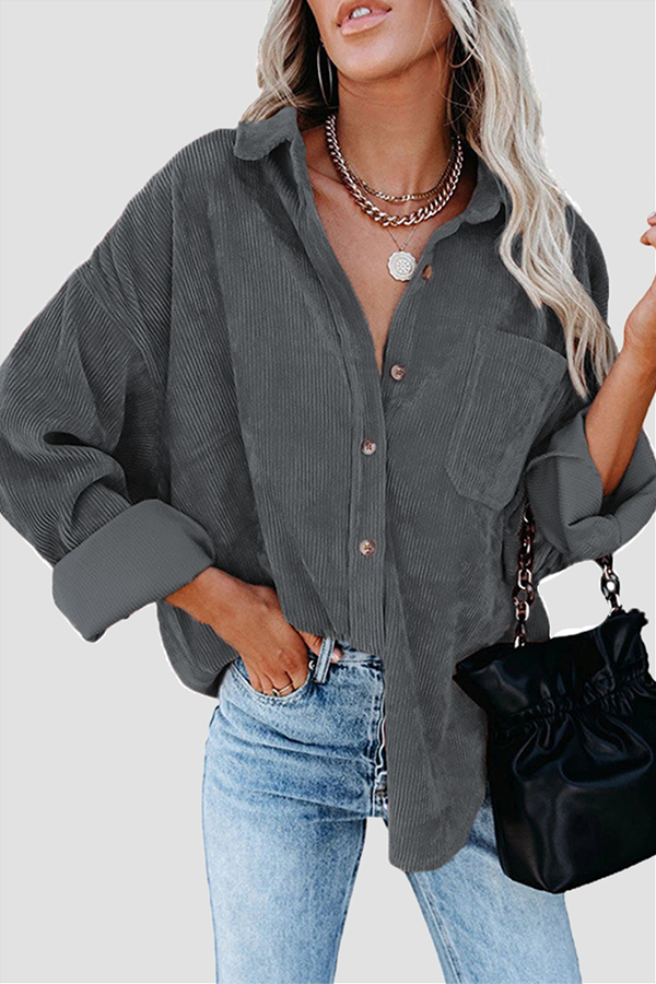 Elegante gilet da donna a maniche lunghe con copricapo alla moda