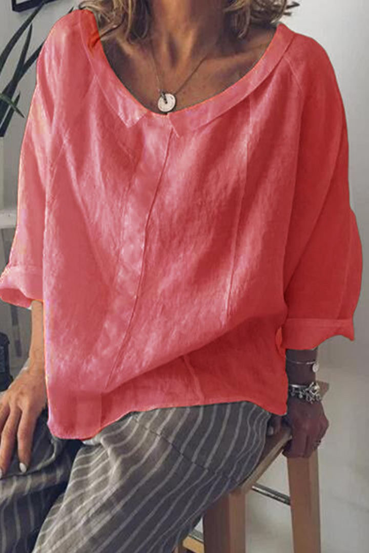 Elegante top da donna in morbido cotone - oversize con scollo rotondo e maniche a 3/4 per il massimo comfort
