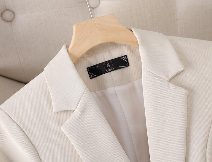 Elle - Giacca slim fit di stile per donne d'affari sicure di sé