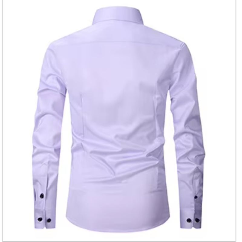 Camisa maschile slim fit di manga lunga con bottoni a contrasto per un look moderno ed elegante