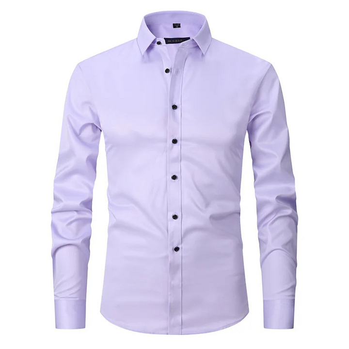 Camisa maschile slim fit di manga lunga con bottoni a contrasto per un look moderno ed elegante
