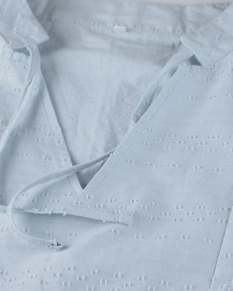 Elegante accappatoio da donna con maniche lunghe e scollatura femminile a punta