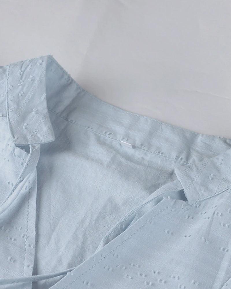 Elegante accappatoio da donna con maniche lunghe e scollatura femminile a punta