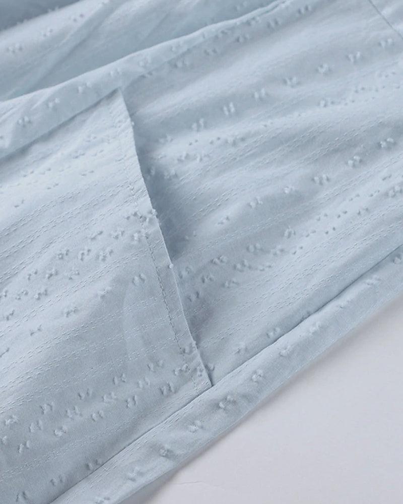 Elegante accappatoio da donna con maniche lunghe e scollatura femminile a punta