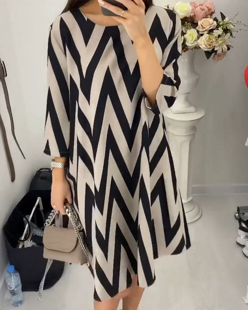 Vestido A-Line para Mujer con Estampado Zigzag, Manga Tres Cuartos y Sorprendente Confort en Corte Relajado