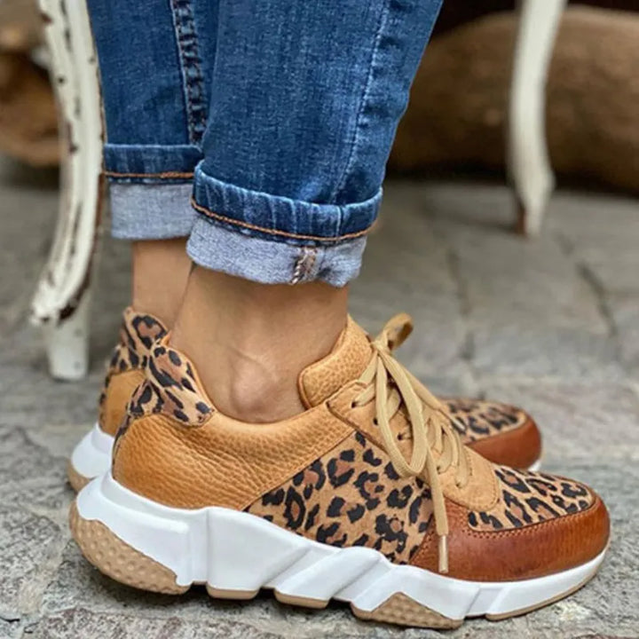Tênis Feminino Confortável com Estampa Animal e Palmilha Macia