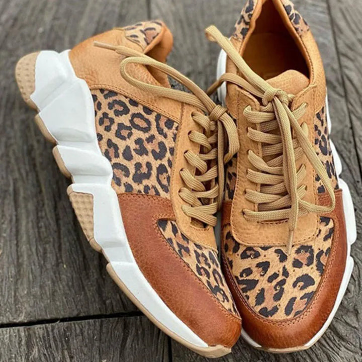 Tênis Feminino Confortável com Estampa Animal e Palmilha Macia