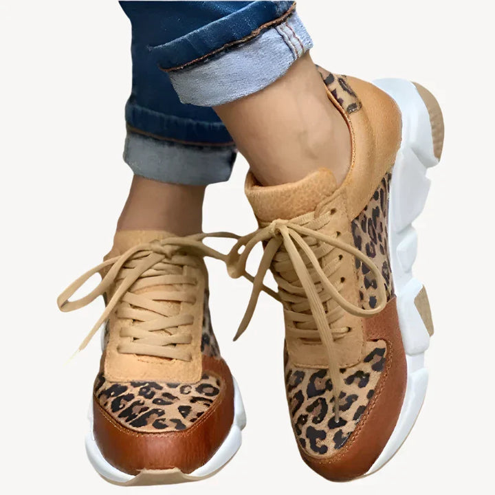Tênis Feminino Confortável com Estampa Animal e Palmilha Macia