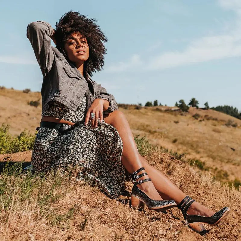Juniper - Décolleté alla moda in stile retrò per donne eleganti