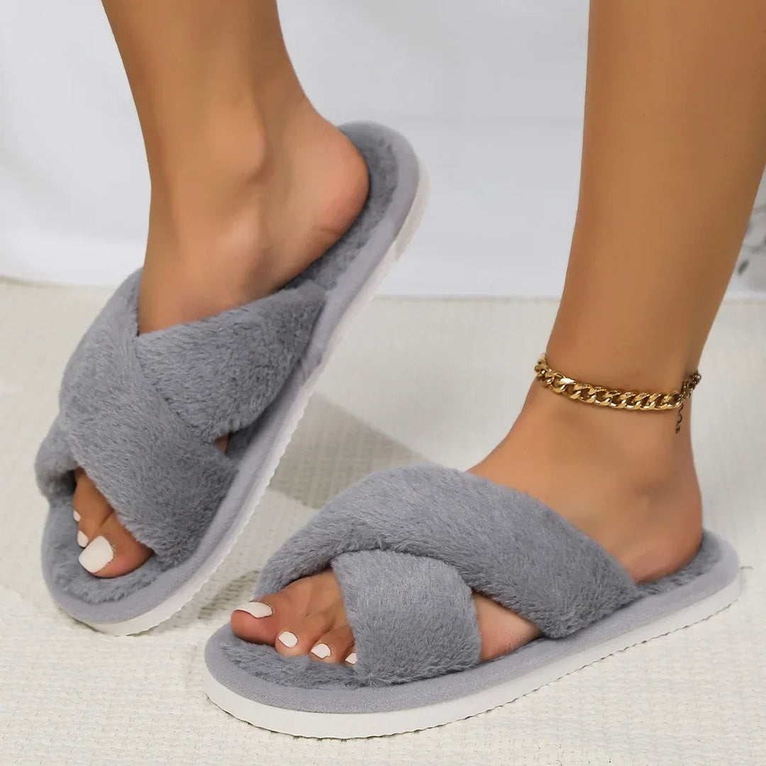 Esclusive pantofole da donna extra calde e morbide, perfette per le giornate di relax a casa.