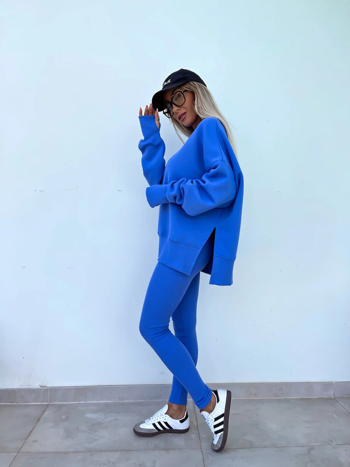 Comodo set lounge con felpa con cappuccio alla moda e pantaloni coordinati - perfetto per rilassarsi