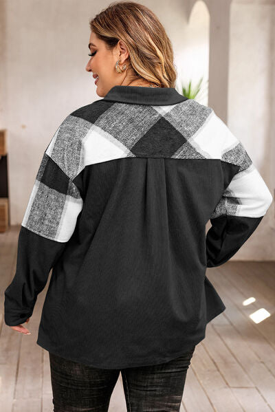 Elegante giacca a maniche lunghe, decorata con nappe e tasche eleganti